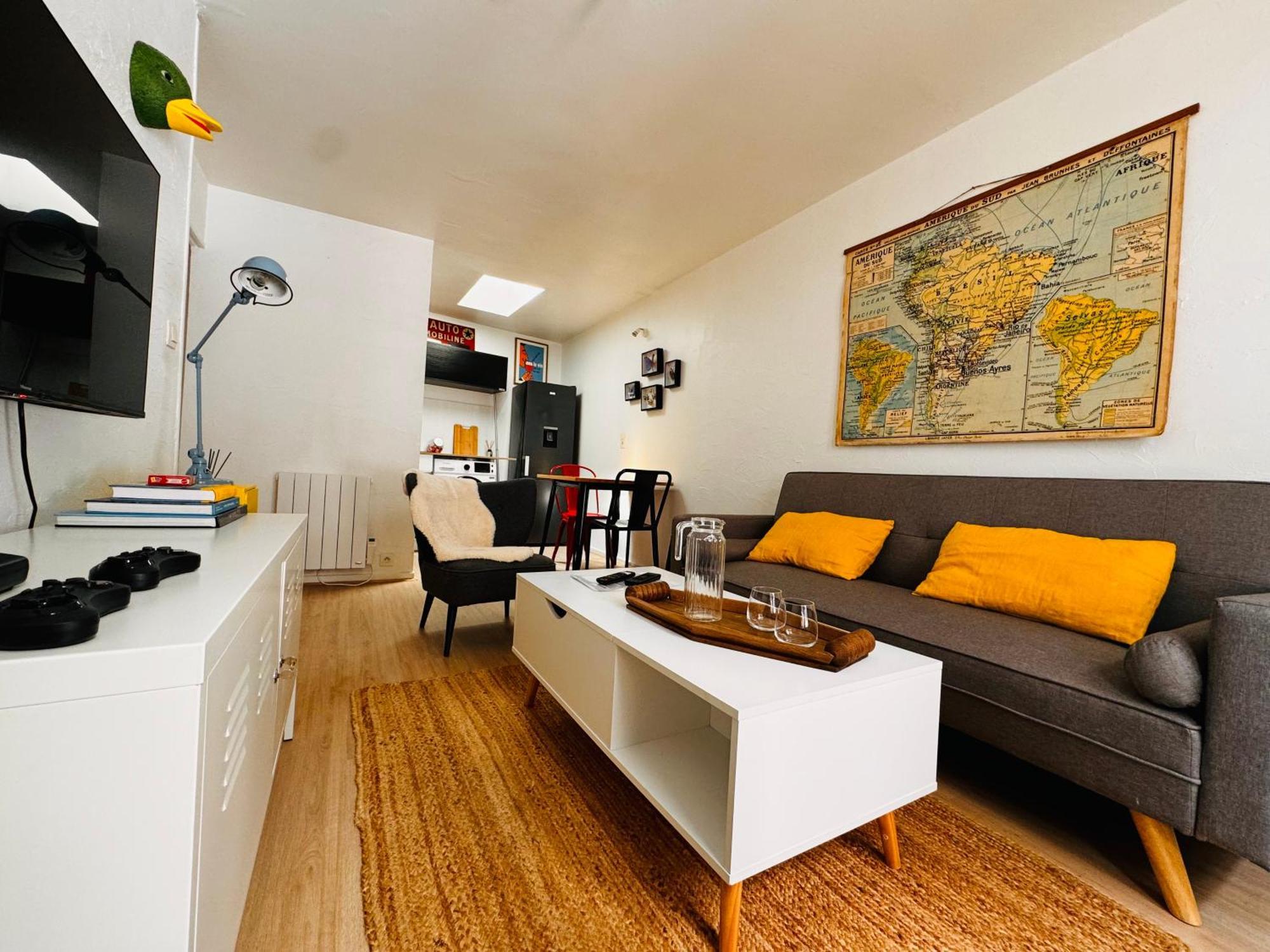 Apartamento Le Petit Re, Hypercentre, Garage Prive, Terrasse Niort Exterior foto