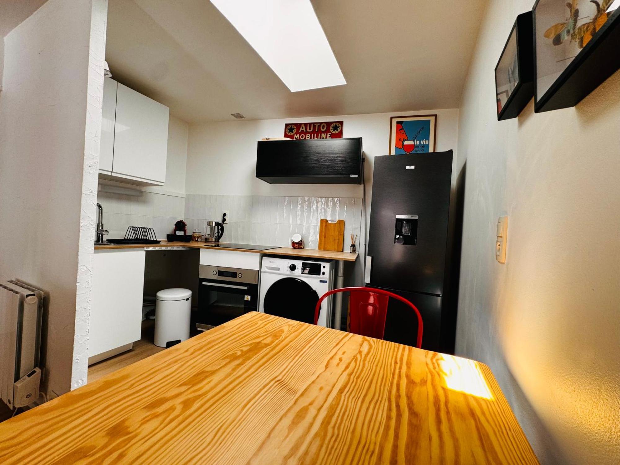 Apartamento Le Petit Re, Hypercentre, Garage Prive, Terrasse Niort Exterior foto