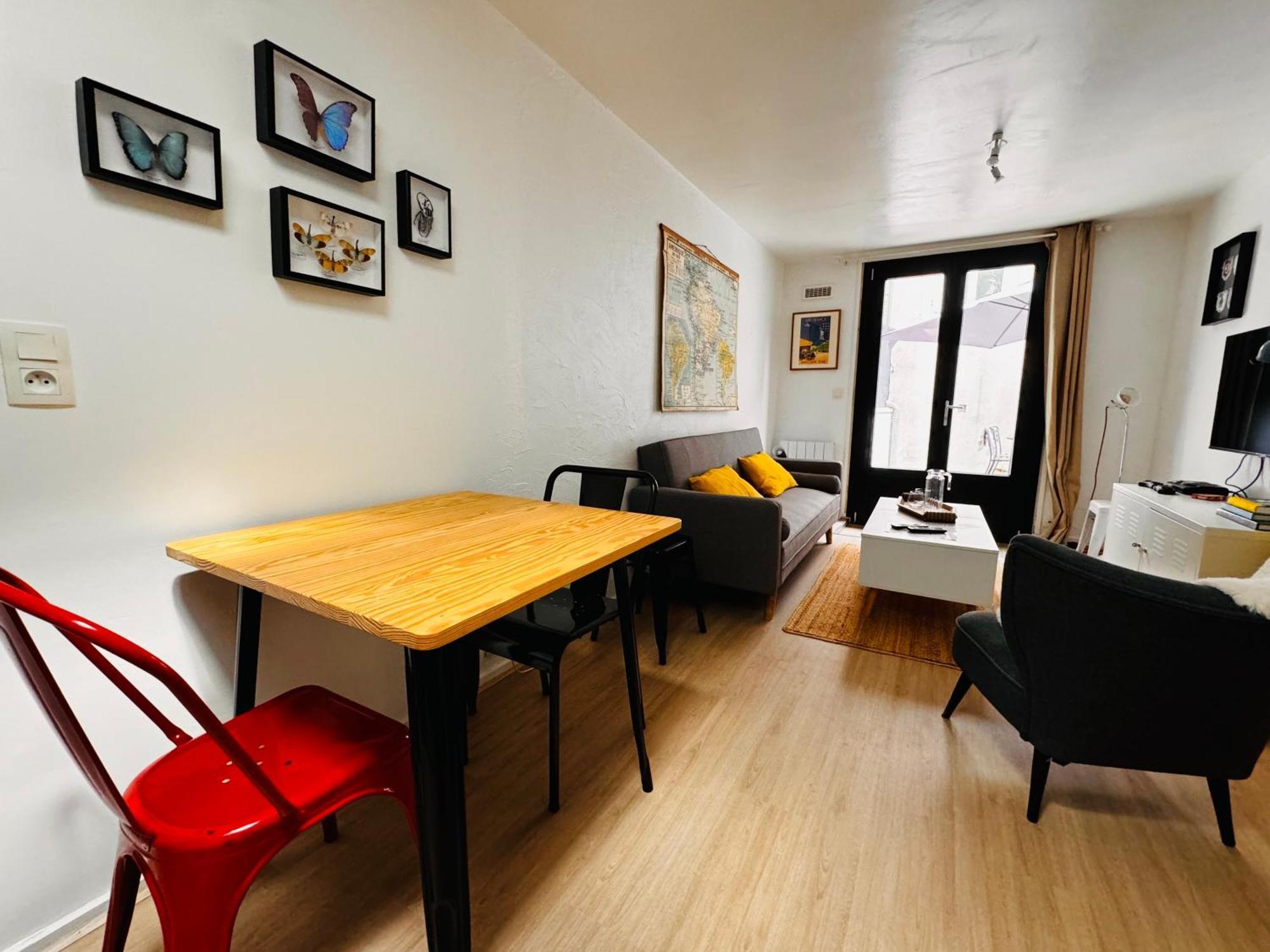 Apartamento Le Petit Re, Hypercentre, Garage Prive, Terrasse Niort Exterior foto